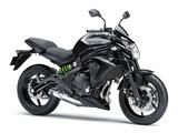 画像: K009 KAWASAKI ER-6n ■価格:82万800円 ER-6nとして3代目となる現行モデルは2012年にデビュー。独特な存在感を感じさせるスタイルと、180度クランクを備える力強い水冷並列ツインで、スポーティにも実用的にも使えるベーシックなミドルネイキッドとして支持されている。