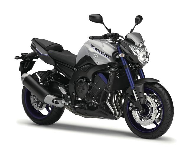 画像: Y008 YAMAHA FZ8/ABS ■価格:92万8800円/98万2800円 FZ1譲りのフレームに、779ccエンジンと専用セッティングの足周りという構成はフェーザー8と同様だが、シンプルでスポーティなネイキッドデザインとした海外向けモデル。
