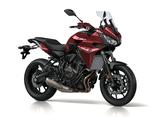 画像: Y001 YAMAHA Tracer700 ■国内発売未定 「アドベンチャーらしいイメージを確保し、ボディサイズもMT-07よりひと回り大型化。スイングアームの延長など、しなやかな足まわりを実現しているようだ。欧州の発売は今年の7月以降が予定されており、現地価格はMT-07から約20万円のアップとなっている。国内での発売が待ち遠しい1台だ!