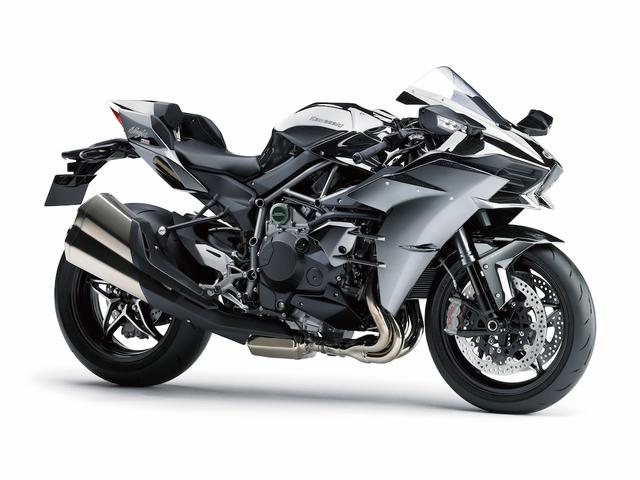 画像: K008 KAWASAKI NINJA H2 ■価格:280万8000円 スーパースポーツともメガスポーツとも違うアプローチで、究極のスポーツバイクを目指したのがニンジャH2。スーパーチャージャーを組み合わせた998㏄水冷直4エンジンは、自然吸気では真似のできない強烈なパワーとトルクを幅広い回転域で発揮。他のバイクでは味わえない豪快な走りが楽しめる。