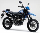画像: K021 KAWASAKI D-TRACKER X/ FINAL EDITION ■価格:57万4560円/58万5360円 初代Dトラッカーからエンジン、フレームなど基本メカニズムは受け継ぐDトラッカーX。しかしエンジンのFI化、サスやスイングアームなどの大幅な改良によって最新モデルに負けない魅力を備えている。