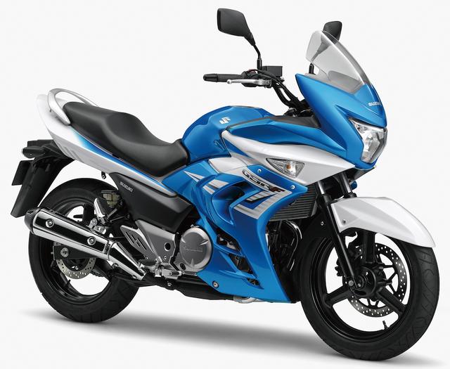 画像: S023 SUZUKI GSR250F ■価格:51万4080円 GSR250の特徴である快適さと安定感、スムーズなエンジン特性に、高速走行時でも防風効果の高いフルカウルをプラスすることで、さらにツアラー的な性格が強調されたバリエーションモデル。