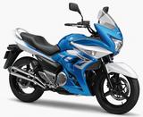 画像: S023 SUZUKI GSR250F ■価格:51万4080円 GSR250の特徴である快適さと安定感、スムーズなエンジン特性に、高速走行時でも防風効果の高いフルカウルをプラスすることで、さらにツアラー的な性格が強調されたバリエーションモデル。