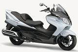 画像: S037 SUZUKI SKYWAVE250 TYPE M ■価格:73万4400円 スカイウェイブ250シリーズ中、最もスポーティなタイプM。独自の「スロットルシフト機能」を備える電子制御CVTミッションを搭載することで、スクーター離れした俊敏な走りが可能となった。