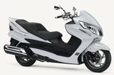 画像: S039 SUZUKI SKYWAVE250 SS ■価格:70万2000円 スカイウェイブ250に、ボディ同色のエアロマスクやカラードメーター、スムージングシートなどのカスタムパーツを標準装備。メーカー純正カスタムスクーターというべき1台。