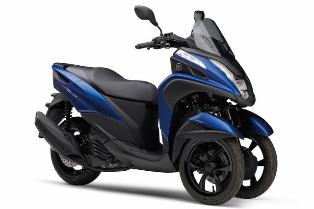 画像: Y044 YAMAHA TRICITY155 ■価格未定 大阪モーターサイクルショーで衝撃的なデビューを果たしたLMW(リーニング・マルチ・ホイール)シリーズの新作。国内導入時期と価格は未発表だが、先頃、ヨーロッパで市販を開始。基本構成は125のトリシティに準じたものとなっている。