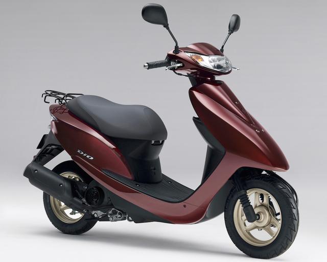 画像: H066 HONDA DIO ■価格:16万4160円 ※生産終了モデル 長年根強い人気を集めるスタンダード50ccスクーター・ディオ。扱いやすいサイズの車体に、粘り強く滑らかな空冷エンジンを搭載し軽快な走りを実現し、使い勝手も良好。