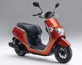 画像: H064 HONDA DUNK ■価格:21万4920円 若者をターゲットにした新世代50ccスクーター。リラックスポジションで乗り心地も快適。充電ソケット付き収納ポケットを標準装備。