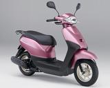 画像: H063 HONDA TACT/BASIC ■価格:17万2800円/15万9840円 久々に復活したタクトは「ニュースタンダードスクーター」を目指し、シンプルで落ち着きのあるフォルムに、燃費の良い水冷eSPエンジンを搭載。容量20ℓのシート下収納スペースなど実用性も高い。