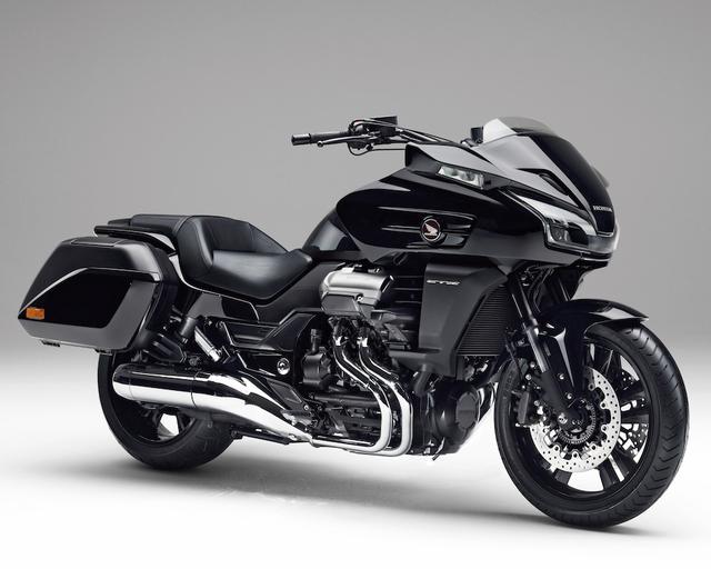 画像: H041 HONDA CTX1300 ■価格:189万円 縦置き水冷V4搭載のアメリカンテイストツアラーで、CB1300とF6Bの中間的な位置付け。ブルートゥース対応オーディオシステムやパニアケースなど、ツーリング向け装備が充実。