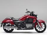画像: H040 HONDA GOLDWING F6C ■価格:199万8000円 ゴールドウイングの基本メカニズムをベースに、大きなスクリーンとカウルを取り払い、スタイリッシュなLEDヘッドライトを装着。斬新なスタイルのストリート・マッスル・クルーザーへと生まれ変わった。