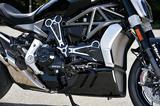画像: 完全新設計のテスタストレッタDVTデュアルスパークL型2気筒水冷デスモドロミック4バルブエンジン。テスタストレッタ系最大排気量の1262㏄を誇る。