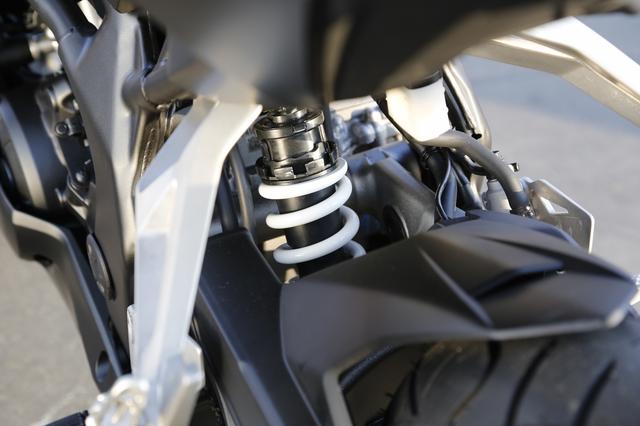 画像10: “ CBR250RR ”の詳細を28枚の写真に凝縮!