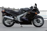 画像: ●水冷4スト並列4気筒DOHC4バルブ●1052cc●147PS/10500rpm●11.2kg-m/8500rpm●228kg●120/70R17・170/60R17