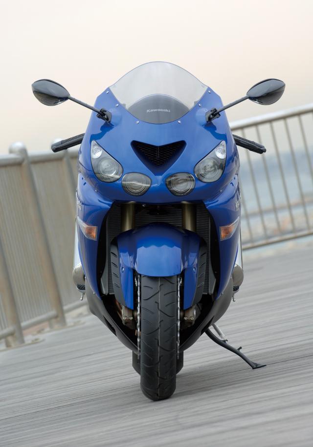 画像4: ハヤブサから「最速」を奪還すべく満を持して投入されたZZR1400。