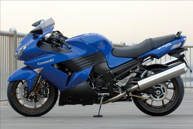 画像3: ハヤブサから「最速」を奪還すべく満を持して投入されたZZR1400。