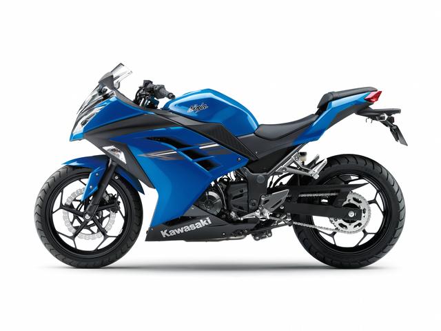 画像2: AWASAKI Ninja 250(キャンディプラズマブルー) 価格:553,500円