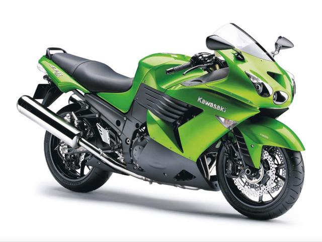 画像2: ●水冷4ストDOHC4バルブ並列4気筒●1352cc●193PS/9500rpm(ラム加圧時 203PS/9500rpm)●15.7kg-m/7500rpm●220kg●120/70ZR17・190/50ZR17 ※諸元は欧州仕様