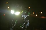 画像: ニンジャ用キットは両眼をLEDバルブ化することでロービームでも左右が点灯する。見た目のバランスもいいし、2灯同時点灯なので明るさも文句なし。