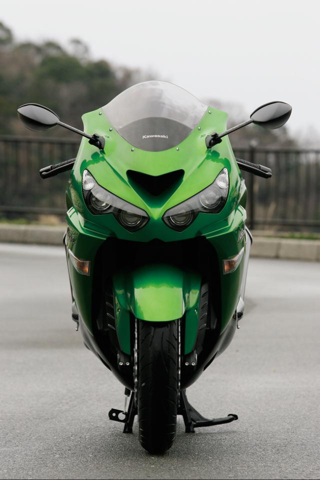 画像1: ZZR1400から進化したモンスターバイク。