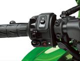 画像: ZX-10RのS-KTRCと14 0 0 G T R のK T R C を融合させた、ZX-14R専用スペックのKTRCは、オフを含めて4段階に介入レベルの変更が可能。パワーモード選択を含めて、その設定操作はすべて左ハンドル部のスイッチで行なう。