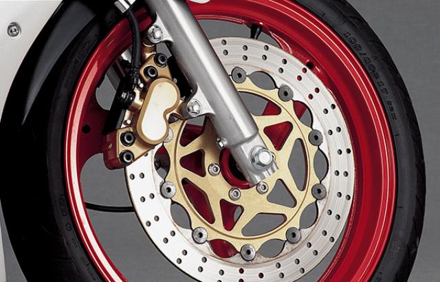 画像3: 市販レーサーのTZ250と同時進行で、 ワークスレーサーのエンジニアが開発に携わる
