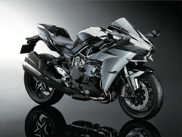 画像: KAWASAKI NINJA H2 最高出力:200PS/10000rpm 最大トルク:14.3kg-m/10000rpm 価格:280万8000円