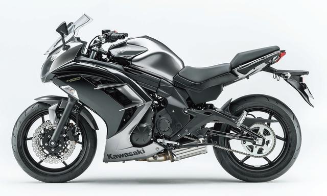 画像2: KAWASAKI Ninja 400(メタリックグラファイトグレー×メタリックスパークブラック) ■価格:66万8520円 ■発売予定日:2016年10月15日