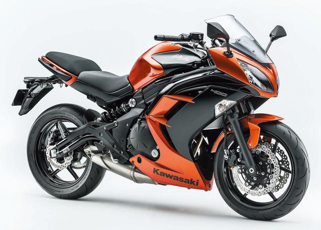 画像1: KAWASAKI Ninja 400(キャンディバーントオレンジ×メタリックスパークブラック) ■価格:66万8520円 ■発売予定日:2016年10月15日