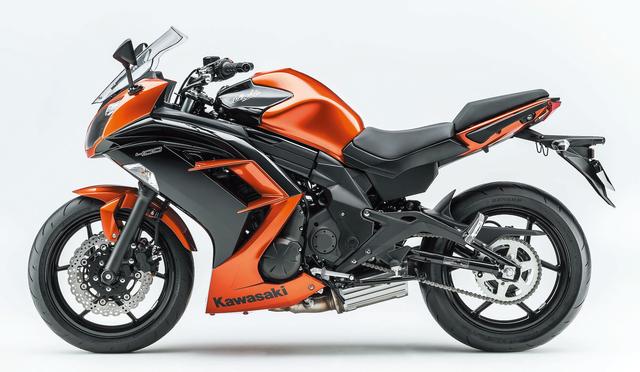 画像2: KAWASAKI Ninja 400(キャンディバーントオレンジ×メタリックスパークブラック) ■価格:66万8520円 ■発売予定日:2016年10月15日