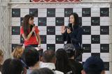 画像: 延時成実さん司会による、荒川静香さんのトークショーも行われました。