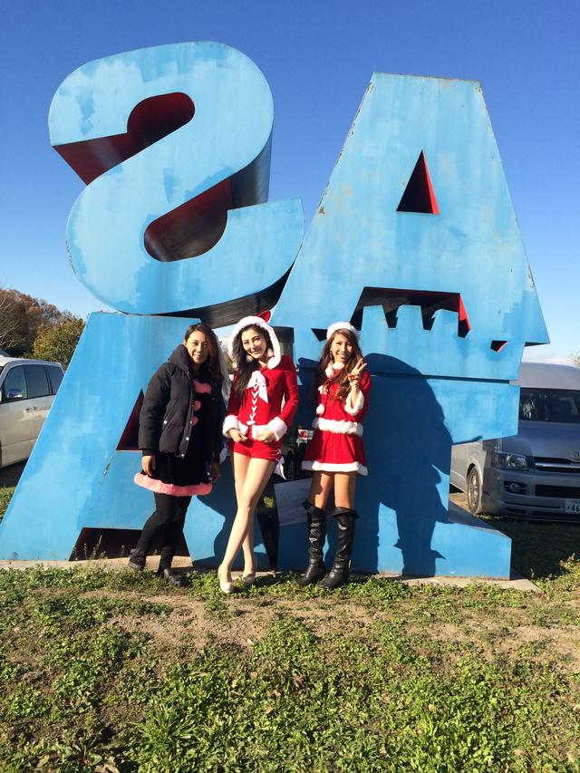 画像: モタードの高山直人選手主催のイベントで、バイク女子3人でサンタをしました。