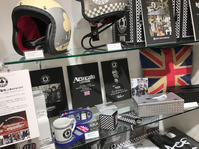 画像: ACE CAFE LONDONの雑貨類の販売も行っています