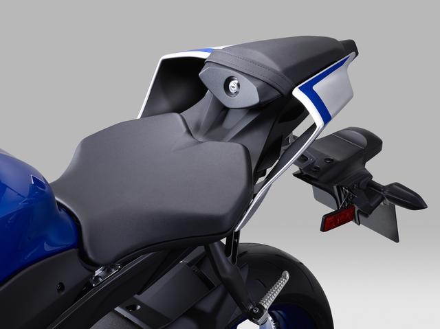 画像: シート高は従来モデルと共通の850mm。