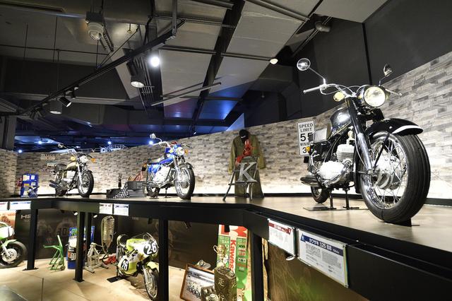 画像: 過去の名車が展示されている「ヘリテージコーナー」。モデルは定期的に入れ替えが行なわれる予定で、リピートでも楽しめる。