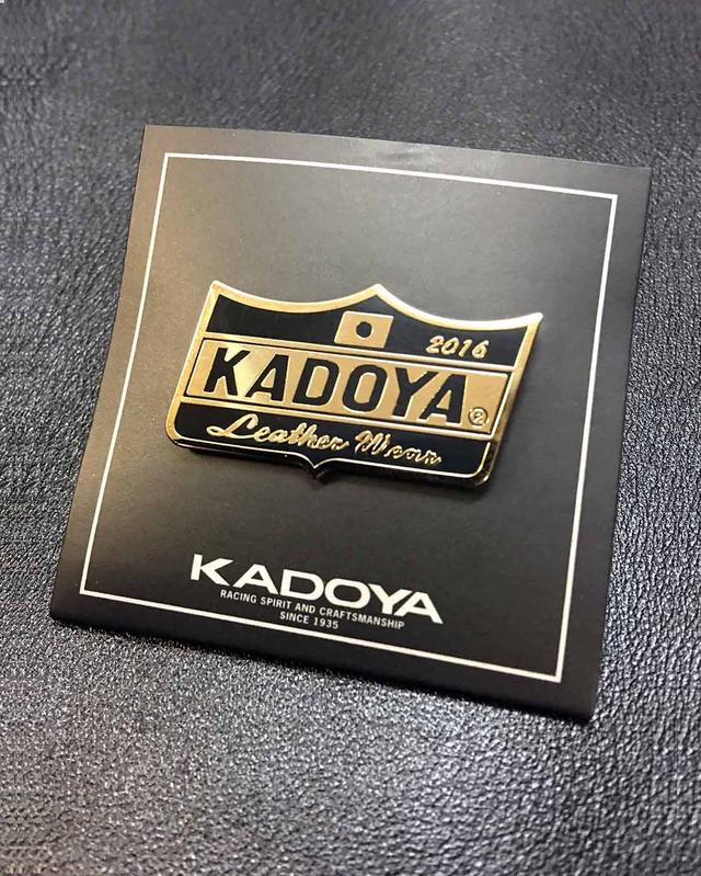 画像: 1万円(税別)以上購入の方に、非売品の2016イヤーモデル/ゴールド&ブラックCROWN PINSをプレゼント