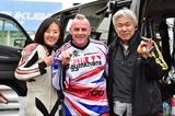 画像: はるばるイギリスから今大会に遠征してきたジョン・リッチー選手。イギリスでもジムカーナを走っているというだけに、借り物のマシンでもなんなく各セクションをクリア。目標としていた昇格こそ果たせなかったが、それでもNO級で2位に入賞する速さを見せた。