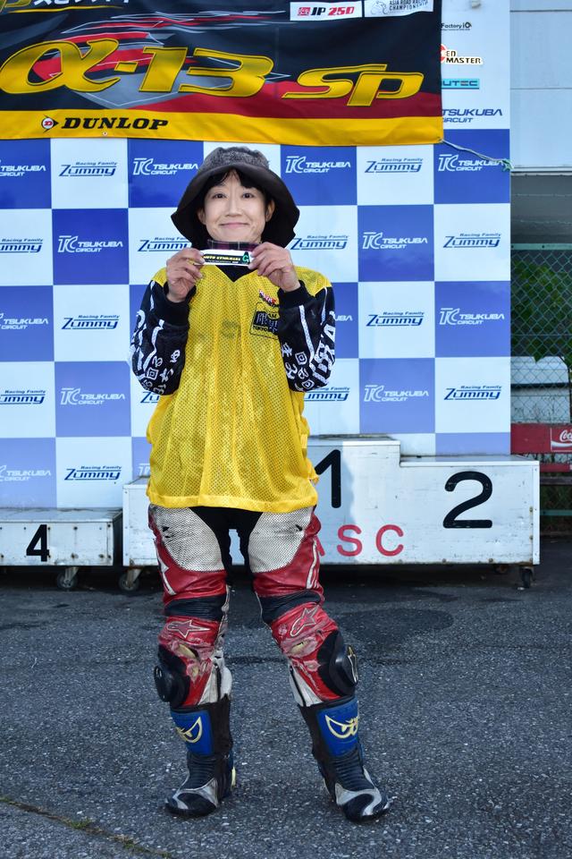 画像: 今大会ただ1人の昇格者となったC2級・荒木真美選手。C1級への昇格基準であるトップタイム比110%に対し、1分56秒124=109.8%を記録してC1級へと昇格。