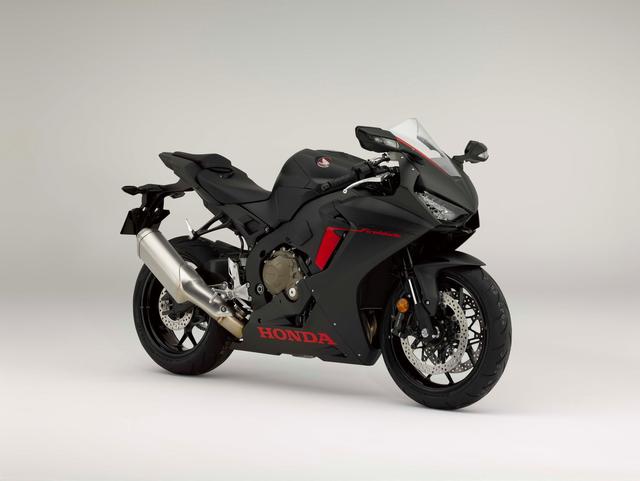 画像: 先に登場したCBR250RRにも通じる、レッドの使い方が印象的なフラットブラック。
