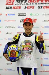 画像: 徳留は1990年レースデビュー。94年に世界GPへ挑戦をはじめ、96年に最多勝を上げながらランキング2位、この時は青木治親がチャンピオンを獲ったんですね。ハルちゃんや坂田さん、もちろんバレンティーノ・ロッシとGP125を走っている大ベテランなんです