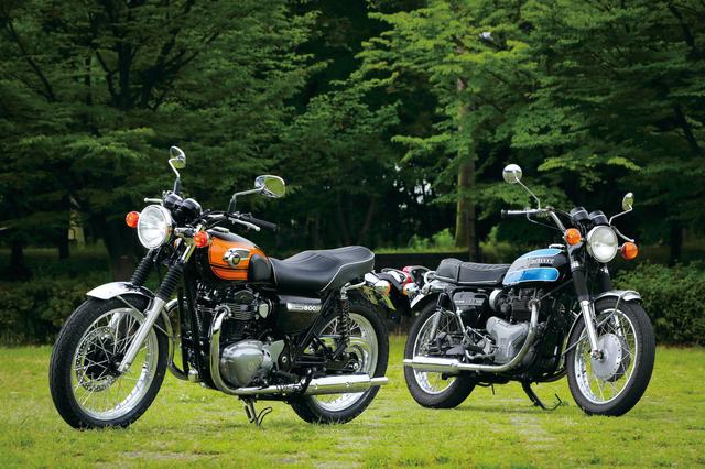 画像: 1998年に発表されたW650をベースにボアを5㎜拡大、773㏄として2010年にデビューを果たしたのがW800。W650の生産中止から2年を経て登場したW800は欧州でも高い人気を博した。現行モデルとしては世界にも類を見ない、ベベルギア駆動のバーチカルツインユニットは同時にFI化も施され、増強された中低域のトルクとあいまって、力強いダッシュと一層の扱いやすさを手に入れている。写真は1971年・W1SAとの1枚。