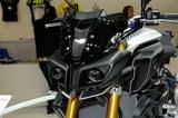 画像: 昨年のEICMAで発表されたMT-10。象徴と言えるそのフロントマスクは、まさに”The King of MT”の顔つきだ。プロジェクターランプを採用。