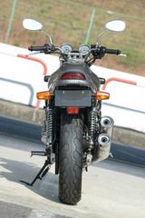 画像: ライダーの着座部分を思い切って落とし込んだ、躍動的なスタイルで評価を集めたジール。足着き性の良さと曲面を多用した柔和なデザインもあってか、女性ライダーの比率が高かったような印象を持っている。