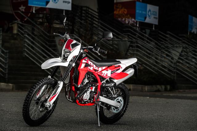 画像: SMW RS125R 48万9000円 発売日:2017年3月発売予定
