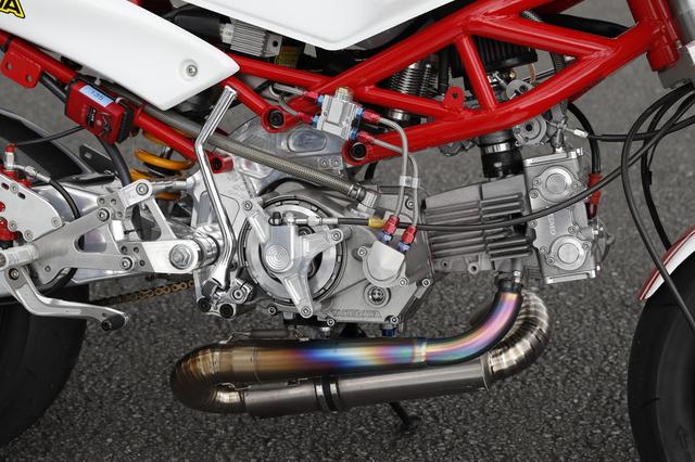 画像: 武川のデスモコンプリートエンジン。各部のフィニッシュも本当にキレイです。