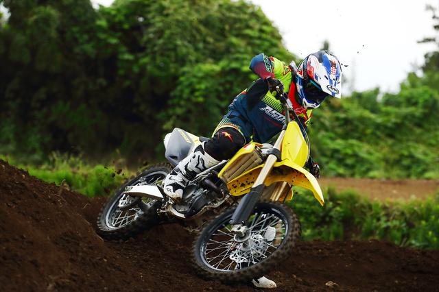 画像: KYB製PSF2フォークを採用し、よりスムーズに動く足回りを手に入れたRM-Z250。