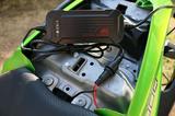 画像: リチウムバッテリーは特性上、対応充電器が限られる。写真のACH-200は過充電防止機能や診断機能などを備えたリチウムバッテリー対応チャージャー。