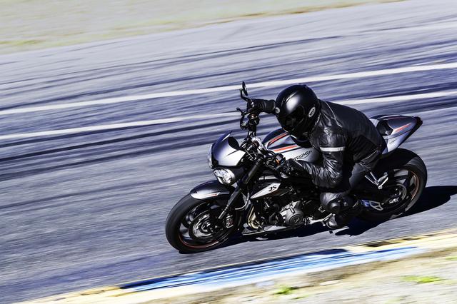 画像2: トップグレードはオーリンズ付きの「RS」