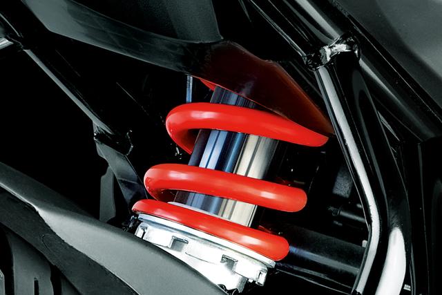 画像7: インドのフラッグシップスポーツモデル! 13の部門でバイクオブザイヤーを受賞し、日本に上陸