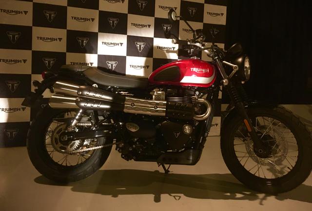 画像: 色もデザインもいいよね。カラーはこの他にもジェットブラック、マットカーキがあるよ。 こちらのカラーは125万9380円。水冷2気筒の899cc。 身長167cmのあたしでも、足つき性はかなり良かったです。